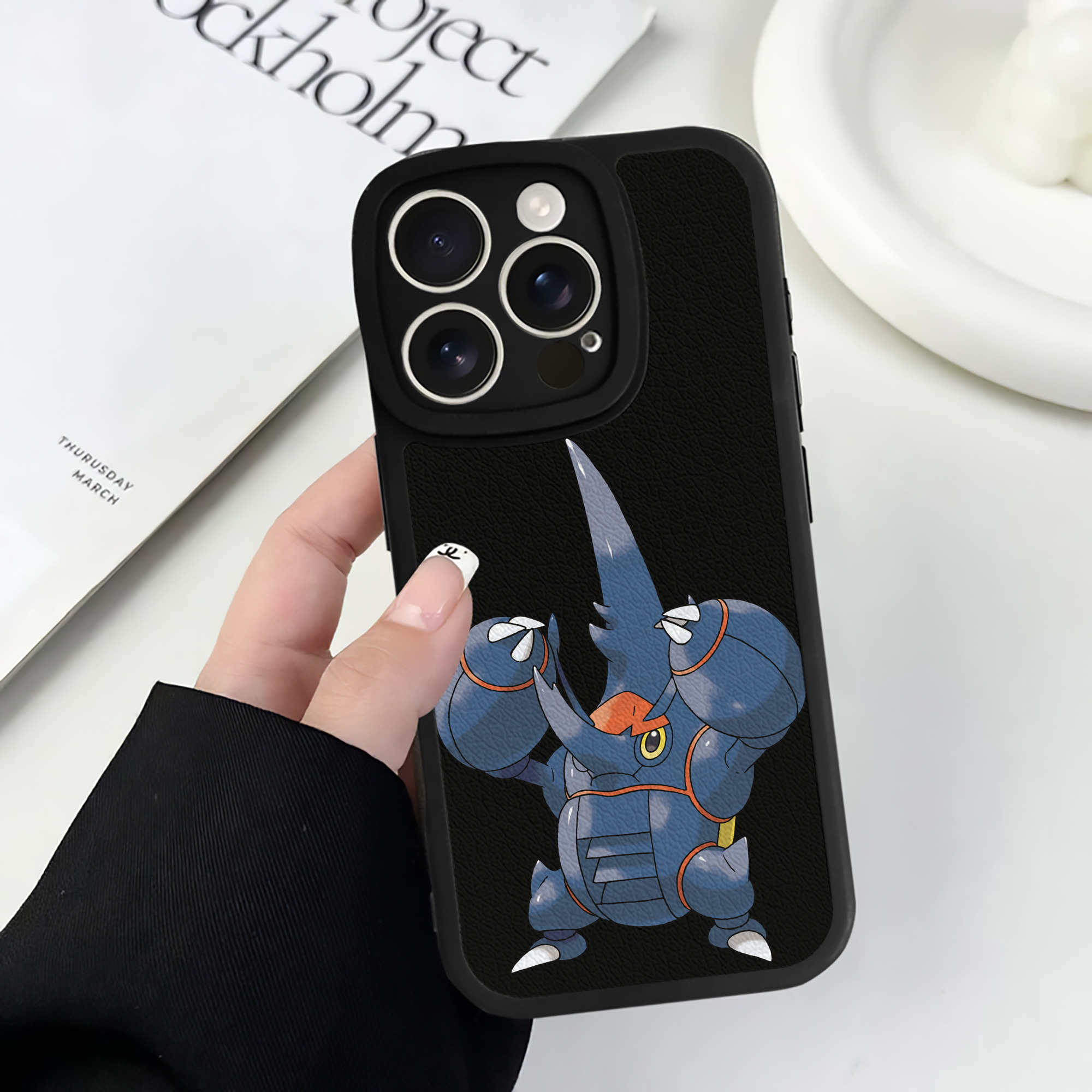 （画像用） ポケットモンスター Pokémon 【iPhone 16シリーズ対応】シリコンスマホケース（レザー調） 材質：シリコン